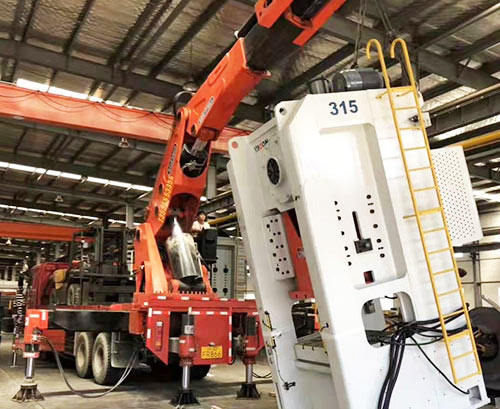 平坝提升工作效率，选择优质折臂吊租赁服务