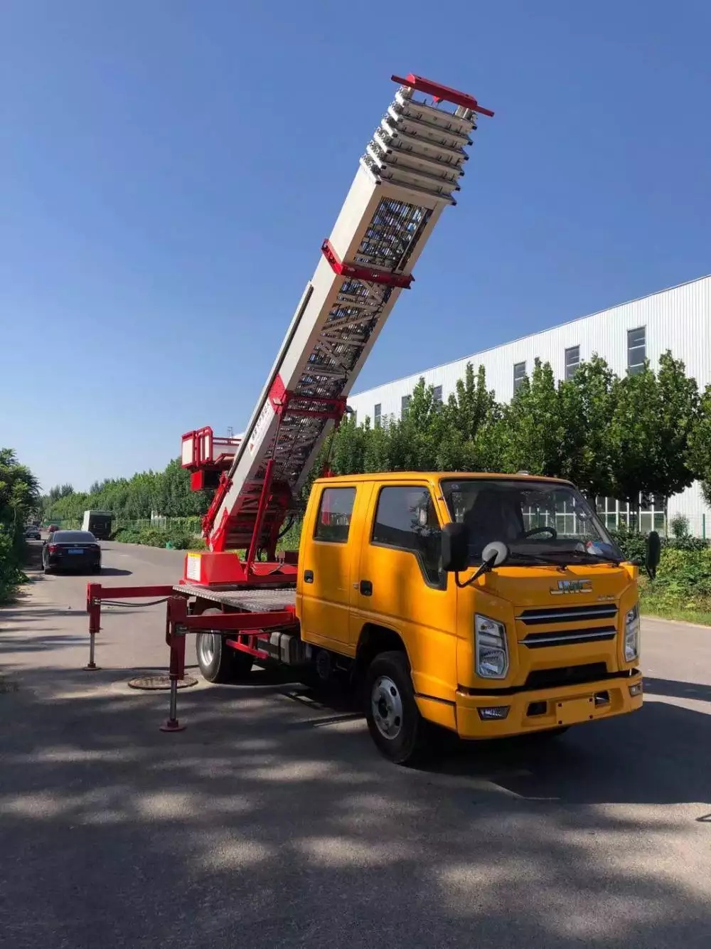 平坝附近的云梯车出租服务：轻松解决高空作业需求