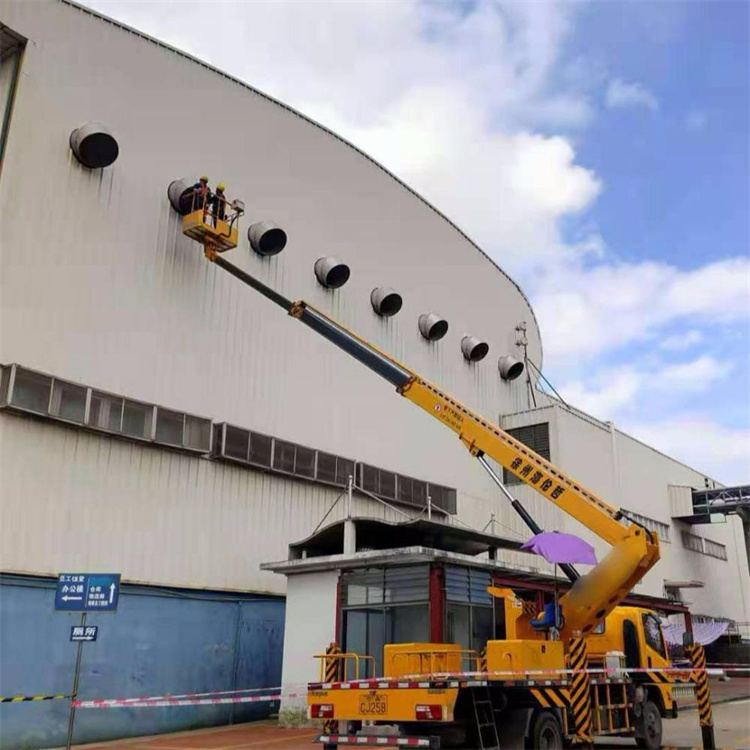 平坝高空作业车出租服务：专业广告牌安装解决方案