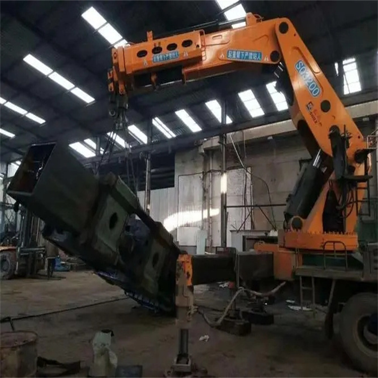 平坝130吨折臂吊车出租吊机租赁附近电话